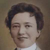 Ella Herron's Instagram, Twitter & Facebook