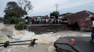 Pemkab blitar, kanigoro, jawa timur, indonesia. Banjir Bandang Di Lereng Gunung Kawi Blitar Buat Puluhan Kk Terisolasi Kbk Kantor Berita Kemanusiaan