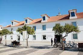 In the middle of vila real de santo antónio you will find a beautiful town square called the praça marquês de pombal. Todos Os Servicos Da Sgu Vao Ser Integrados Na Camara De Vrsa Ate Ao Final Do Ano