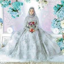 Baju pengantin muslimah dress nikah wedding simple gaun hitam gold. 25 Inspirasi Gaun Pengantin Muslimah Yang Modern Updated 2021 Bukareview