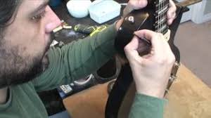 Exposed maple cap = Faux binding for your Les Paul.