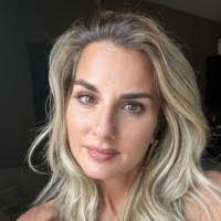 Carolyn Caudle's Instagram, Twitter & Facebook