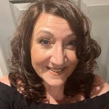 Karen Pinney's Instagram, Twitter & Facebook