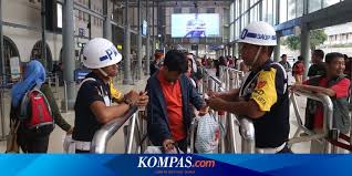 Check spelling or type a new query. Cara Boarding Di Stasiun Kereta Api Halaman All Kompas Com