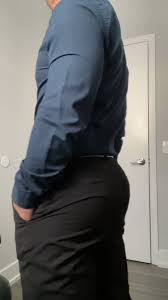 Muscular man with SuitBulgeCakes - Hot Body on ThisVid