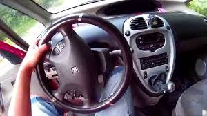 Di kedai alat ganti kenderaan, anda boleh menemui roda stereng dengan pelbagai bentuk (tidak hanya bulat sempurna). Lock Dan Unlock Stering Kereta Untuk Menghalang Pencvri Membelokkan Roda Kereta Rumah Panjai