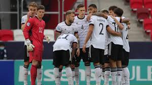 Niklas dorsch (germany u21) is shown the yellow card for a bad foul. U21 Team Schwur Wir Packen Das Em Halbfinale Fur Dorsch Fussball Bild De