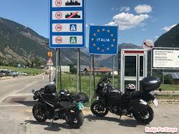 La frontera entre francia y suiza se extiende sobre 572 kilómetros de longitud, al este de francia y al oeste de suiza. Alemania Rodaje Por Europa