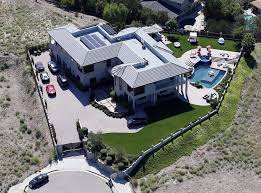 Pin By Rylian Carl On Breezy Chris Brown House Chris Brown Brown House