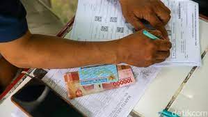 Ada sekitar 10 juta keluarga yang akan mendapatkan bantuan sosial dari pemerintah ini. Bansos Bertebaran Saat Pandemi Cek Data Penerima Di Dtks Kemensos Go Id