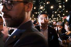 Andrew yang's wife evelyn yang took offense to an ad published in the new york daily news depicting her husband as a tourist. Thjtt8x8 Uetym
