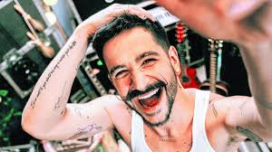 Camilo Echeverri dedica concierto en Madrid a Corina, una niña que marcó su  carrera y su música