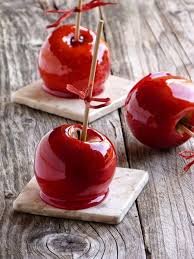 Pommes D Amour Comme A La Fete Foraine Pomme D Amour Recette Recettes De Cuisine Et Cuisine Et Boissons