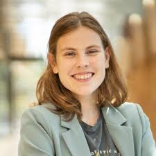 Met trots kan ik zeggen dat ik met onderscheiding ben afgestudeerd als  architect! 👩🏼‍🎓 Samen met mijn project 'Bij' Herkenrode heb ik er een  mooi einde aan kunnen breien. Dankbaar voor mijn… |