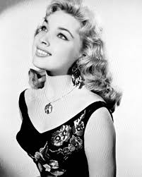 Bertha Moss de nombre real Juana Bertha Moscovich nació en Buenos Aires, 15  de octubre de 1919