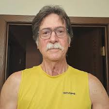 🦜Blessings to you and your pringles in Wisconsin dear badass lady Tiff  with no daddy issues 🦢 Fingers crossed for you finding the magic you want  🪽🍀🕊️🍂 /Prana