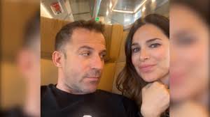 Del Piero, la moglie Sonia lo prende in giro sui social: Alex reagisce da  perfetto attore
