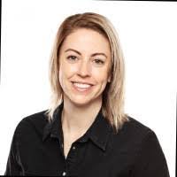 Laura Stilwell's Instagram, Twitter & Facebook