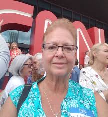 Justin Hayward's Music Performance and Its Impact