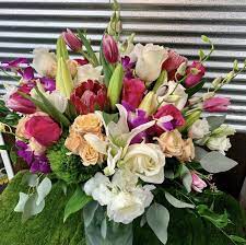 Dealing with avas flowers was a nightmare and has been the worst experience of my life! Send The Perfect Valentine S Day Floral Gift Make Someone S Week Brighter With A Gift From Flowers Around The Corner Buy Local Bowling Green