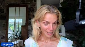 Aujourd'hui, je vous propose L'Hydra teint en spécial à 36,40 $ au lieu de  45,50 $.* https://maisonjacynthe.ca/fr/promotions Que du 100 % naturel, pur  & actif où vanille, géranium, orange douce, lavande, romarin