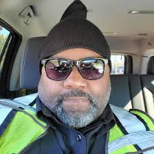 Boomer Esiason thinks the Bengals showed why they have a reputation for  cheapness in the way they invited him and other Ring of Honor members to  this year's Ring of Honor induction