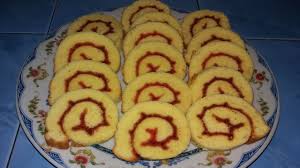 Kue nastar keju nanas adalah salah satu jenis kue kering dengan bentuk imut yang biasanya berisi selai nanas dengan rasa yang enak dan lezat. Cara Membuat Kue Bolu Gulung Enak Youtube