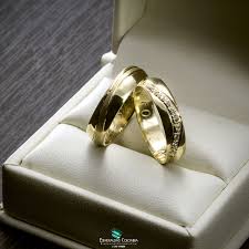 Argollas Matrimonio Boda Oro 18k O Plata Diamante Swaroski Esmeraldascolombia Facebook Esmeraldascolombi Anillos Para Hombres Anillos De Compromiso Argollas