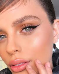 Mia Hale (Miahale22)