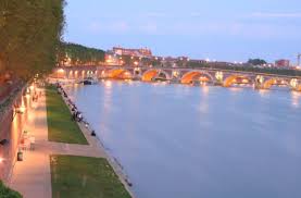 Au fil de l'eau et des saveurs, vous découvrirez la ville et son architecture classée patrimoine mondial unesco, des ponts. Berges De La Garonne Toulouscope