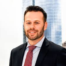 Karin Larrave's Instagram, Twitter & Facebook