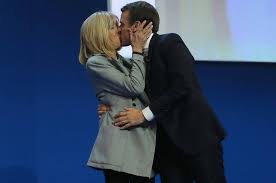 C'était une question de justice et d'équité. Pro Tv Povestea De Dragoste Dintre Emmanuel Macron Si Facebook