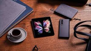 12gb ram and 256gb rom / 512gb rom. Njurm Me3dmosm