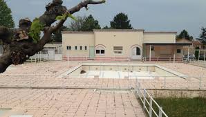 Beaumont Les Valence Des Habitants Se Mobilisent Pour La Reouverture De La Piscine Municipale