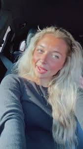 Shelby Sampson's Instagram, Twitter & Facebook