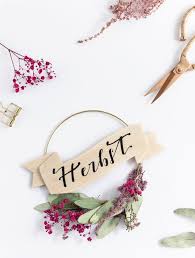 Materialien für den haarkranz aus blumen. Diy Blumenkranz Aus Papierblumen Basteln Mit Vorlage Mein Feenstaub