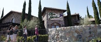 New York Darden Restaurants Inc Is Struggling To Revive Sales At Its Flagship Olive Garden And Red Lobster Restaurants Olive Gardens Garden Price Strategy