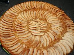 Recette De Tarte Fine Aux Pommes Et Compote De Pommes La Recette Facile Recette Tarte Fine Aux Pommes Recette Compote De Pomme Compote De Pommes Facile