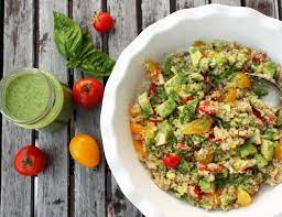 Quinoa Mit Avocado In Basilikumvinaigrette Flowers On My Plate Foodblog Rezepte Reiseberichte Rezept Kirschtomaten Hauptgericht Gesunde Rezepte