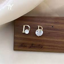 Here the letter ㄱ sounds like g. Luxury Shiny Zircon Gold D Letter Asymmetric Earrings For Woman Fashion Korean Jewelry 2021 New Party Girls Sexy Unusual Earring Big Offer 8a99 Goteborgsaventyrscenter