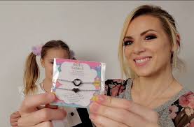 Amazon.com: Pulseras para madre e hija, regalo de mamá e hija, pulseras de  corazón a juego para el primer día de jardín de infantes, regreso a la  escuela, Navidad, relleno de calcetines