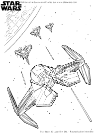 En décrivant uniquement les contours, vous pouvez déposer plus d'idées, puis décider quel robot vous souhaitez il peut s'agir d'un robot à quatre pattes d'origine animale, ou d'un robot de combat, ou d'un simple robot domestique. Coloriage Star Wars Combat Vaisseaux Spatiaux