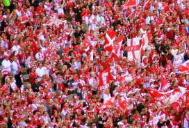John longmire won't hear a word of it but it's time for swans fans to start booking accommodation in melbourne late. Swans Want A Home Afl Final At The Scg