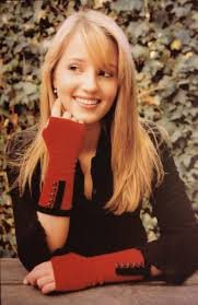 Dianna Agron She Looks Like She S 17 Here Pretty Smile Dianna Agron Diana Agron Quinn Fabray