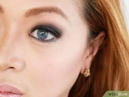 Blue eyes are stunningly beautiful, but it may be difficult to find eyeshadow looks that do them justice. How To Do Eye Makeup For Blue Eyes With Pictures Wikihow