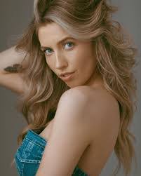 Megan Laughlin's Instagram, Twitter & Facebook