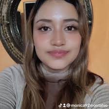 Kaoruko Jinnouchi at last! She looks different from what I imagined she'd  look like. More masculine? Oh, and if I remember correctly, or maybe I  don't, according to the light novel, she