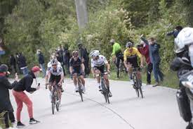 Van vleuten attacked on la redoute and held her lead, despite the hard work by anna van der breggen and annika langvad, to the finishline where she arrived solo. 5rgwbpf Aw4m5m