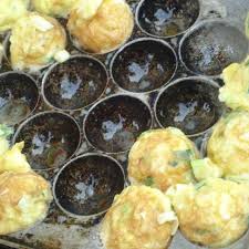 Sering melihat dan mendengar tentang klappertart , puding yang terbuat dari susu dan didalamnya ada lembaran kelapa muda, hmmmm menggoda se. Mirip Tahu Bulat Ini Resep Jajanan 90 An Telur Dadar Bulat Fashion Fimela Com