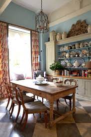 English Country Kitchen William Yeoward I Like Some Of The Elements Going On Here But Wouldn T Cucine In Stile Country Arredamento Cottage Arredamento Casa